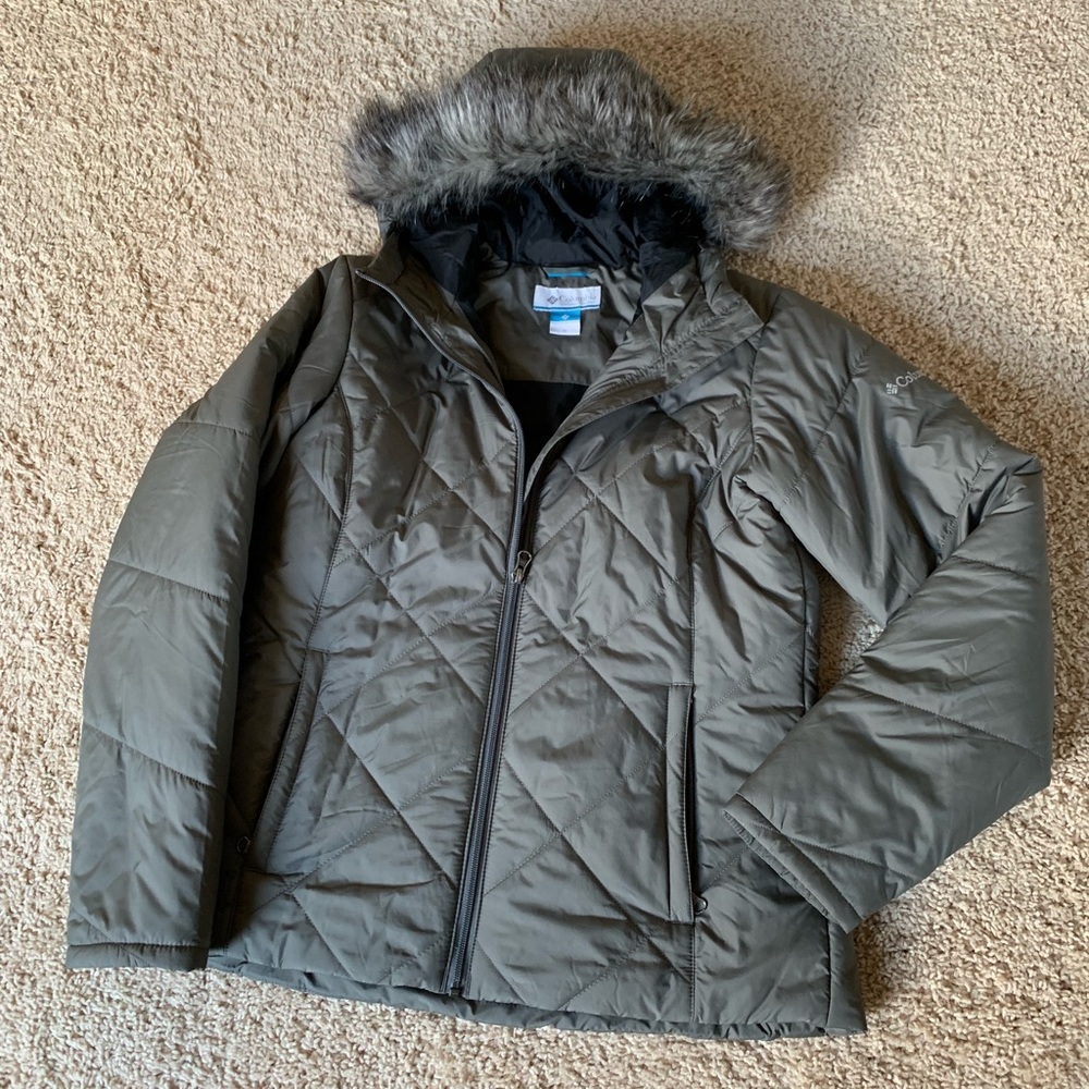 Columbia Coat with detachable fur hood